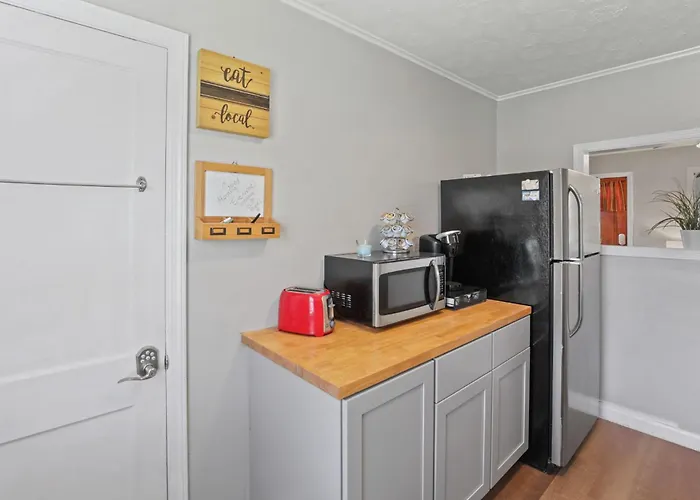 Housepitality- The -2 Br Columbus