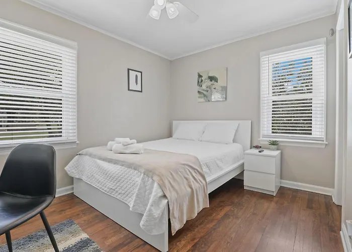 Housepitality- The -2 Br Columbus