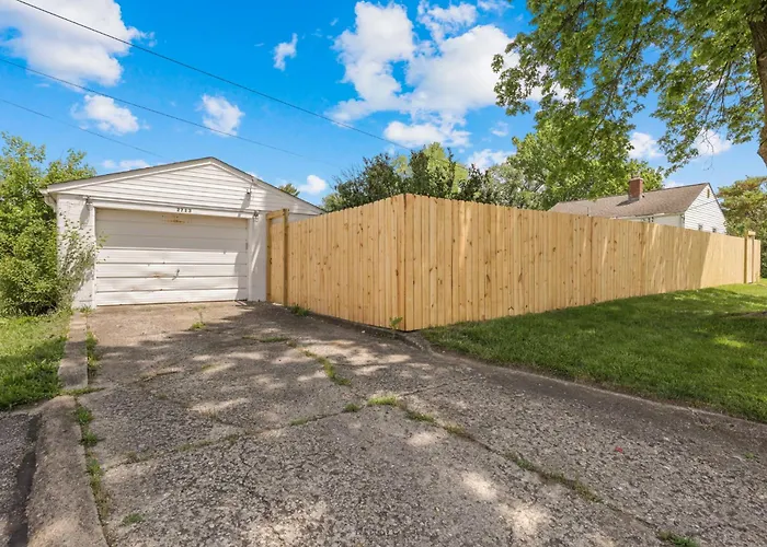 Housepitality- The -2 Br *