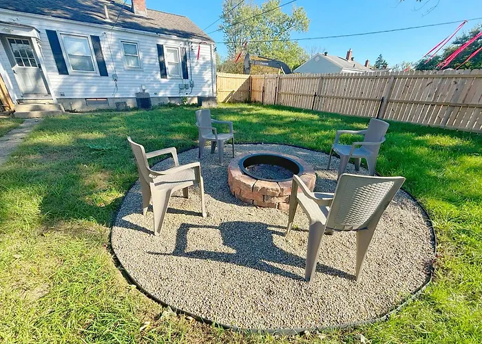 Housepitality- The -2 Br