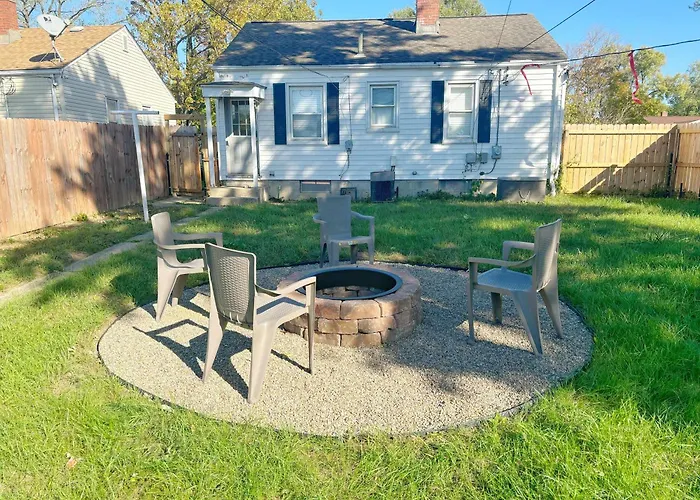 Housepitality- The -2 Br Holiday home