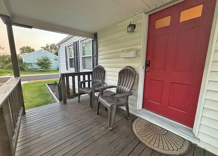 Housepitality- The -2 Br Holiday home