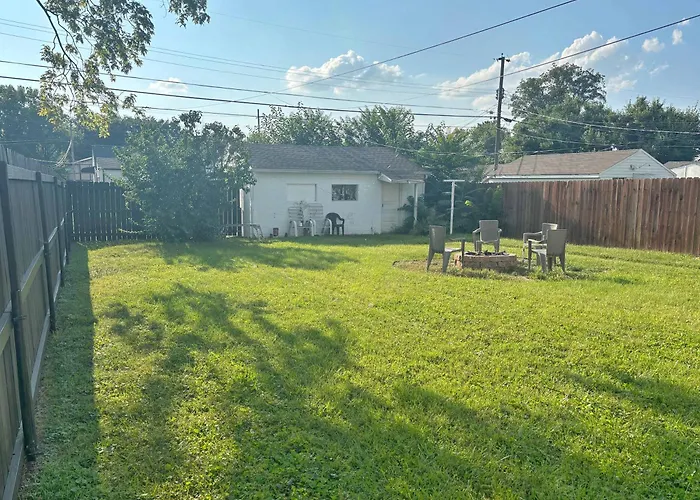 Housepitality- The -2 Br Columbus