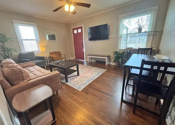 Housepitality- The -2 Br *